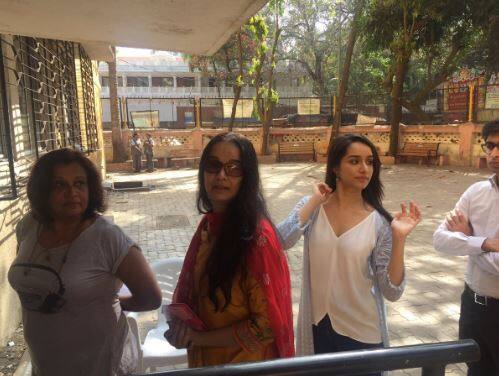 Beautiful actress Shraddha Kapoor standing queue outside polling booth. (Picture credit: @mayurji_parikh)