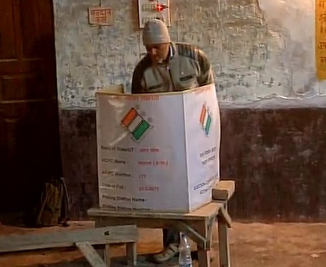 61 pc polling in phase-4 of UP polls 61 pc polling in phase-4 of UP polls