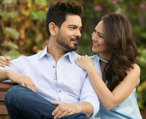 Final list of contestants for Star Plus' celebrity dance show 'Nach Baliye 8' is out. The much-awaited show is all set to begin with these 11 lovely jodis showing off their dance moves. First contestant is newly-engaged Rochelle Rao and Keith Sequeira. The adorable couple fell in love in Bigg Boss house. (PC:Instagram, Keith Sequeira)