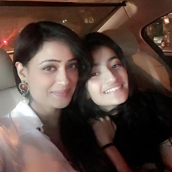 Popular TV actress Shweta Tiwari is a mother of two children. She has daughter Palak Tiwari, who all grown up and is winning the internet with her gorgeous looks! (Image Courtesy - Instagram/ShwetaTiwari)