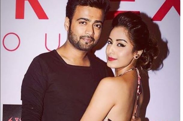 WOW! Pavitra Rishta actor Manish Naggdev gets ENGAGED to Srishty Rode WOW! Pavitra Rishta actor Manish Naggdev gets ENGAGED to Srishty Rode