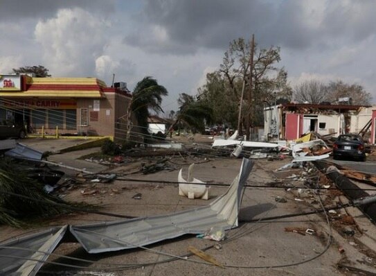 Three dead as tornadoes rip through Mid-west US Three dead as tornadoes rip through Mid-west US