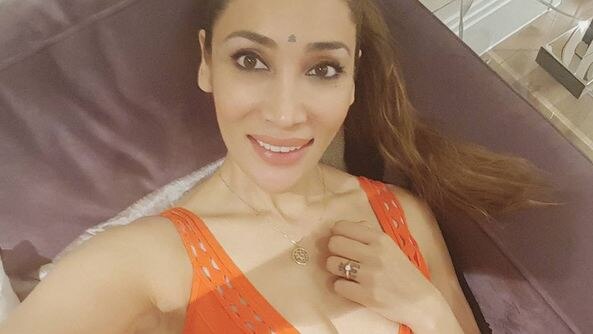 CONGRATULATIONS:  EX-Bigg Boss contestant Sofia Hayat gets ENGAGED CONGRATULATIONS:  EX-Bigg Boss contestant Sofia Hayat gets ENGAGED