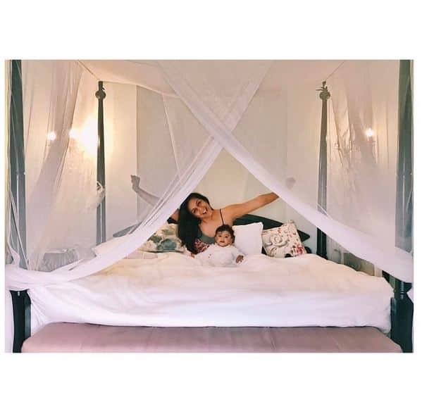 We have to agree, that Shweta looks less but sexy mommy in her recent pictures!