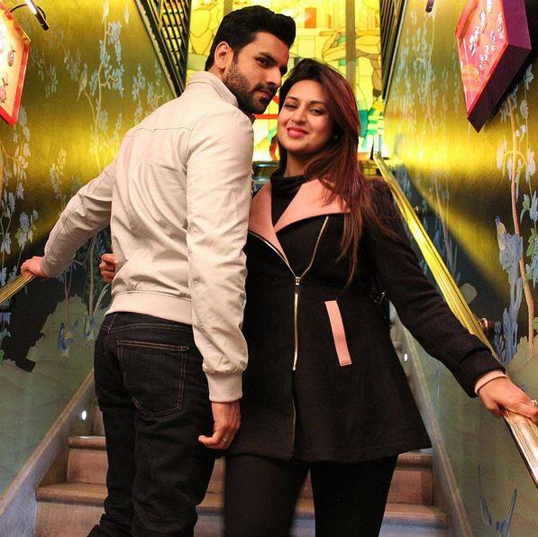 Divyanka Tripathi and Vivek Dahiya got married in July last year. Since then fans are eagerly waiting to see them together. So ‘Divek’ fans, are you guys excited now? (Image Courtesy - Instagram/Vivek Dahiya)