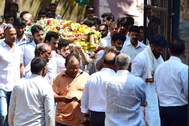 Most of the Bollywood actors were present at the funeral! (Image Courtesy/SOLARIS IMAGES)