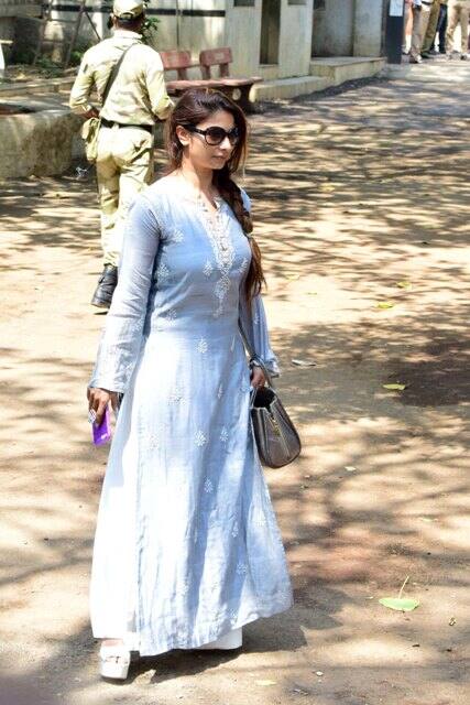 Bollywood actor Tanishaa Mukerji during the funeral of Suniel Shetty's father Veerapa Shetty in Mumbai! (Image Courtesy/SOLARIS IMAGES)
