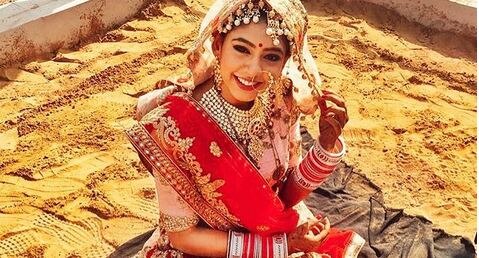 Niti Taylor’s ‘SPECIAL’ friend on the sets of ‘Ghulaam’ Niti Taylor’s ‘SPECIAL’ friend on the sets of ‘Ghulaam’