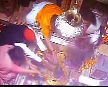 Akhilesh-Rahul roadshow: UP CM with wife Dimple Yadav offers prayers at Kashi Vishwanath temple