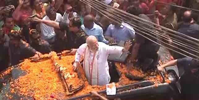 In Varanasi, Modi shows his popularity is unbeatable In Varanasi, Modi shows his popularity is unbeatable