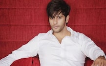 OMG! Karanvir Bohra ESCAPES a deadly ACCIDENT