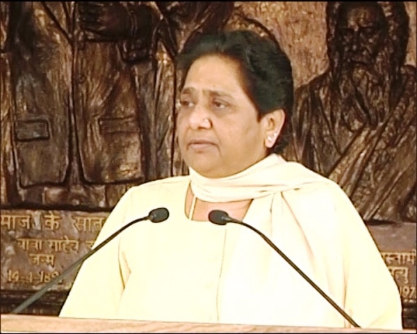 BJP accuses Mayawati of 'fueling Saharanpur violence' BJP accuses Mayawati of 'fueling Saharanpur violence'