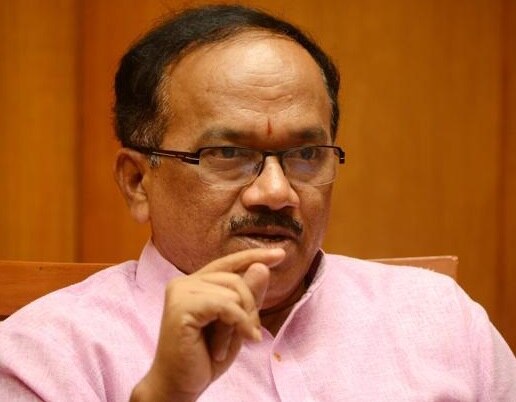 Goa CM Parsekar submits resignation to Governor Goa CM Parsekar submits resignation to Governor