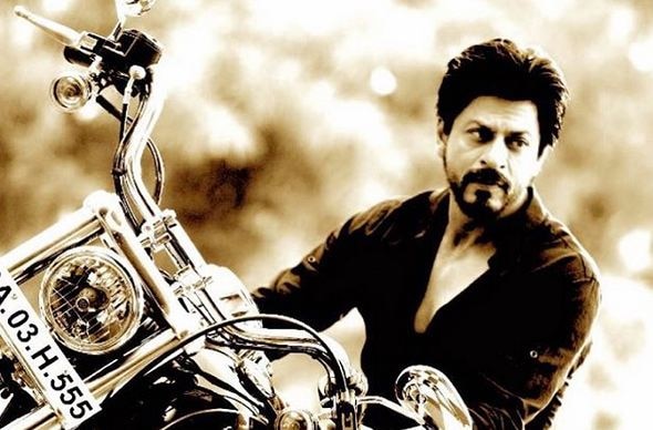 Photographer gets hit by Shah Rukh Khan’s car, what actor does next will melt your hearts Photographer gets hit by Shah Rukh Khan’s car, what actor does next will melt your hearts