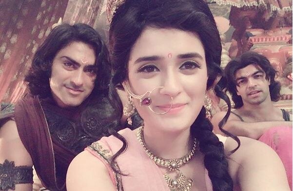 TV actress Pankhuri Awasthy slapped a man who touched her wrongly TV actress Pankhuri Awasthy slapped a man who touched her wrongly