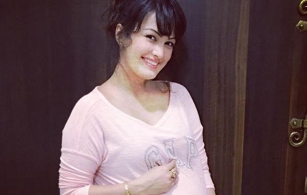 WOW! Karan Mehra’s wife Nisha Rawal FLAUNTS her BABY BUMP WOW! Karan Mehra’s wife Nisha Rawal FLAUNTS her BABY BUMP