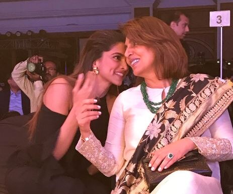 Deepika Padukone caught chatting with ex Ranbir Kapoor's mom; Pic goes viral  Deepika Padukone caught chatting with ex Ranbir Kapoor's mom; Pic goes viral