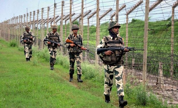 Punjab: BSF guns down Pak intruder in Gurdaspur Punjab: BSF guns down Pak intruder in Gurdaspur