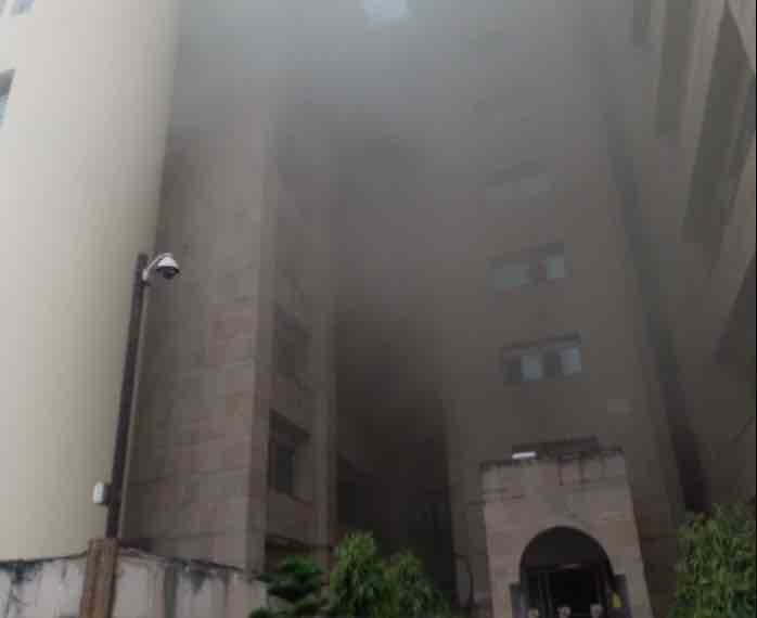 Lucknow: Fire breaks out on 2nd floor of Bapu Bhawan Secretariat Lucknow: Fire breaks out on 2nd floor of Bapu Bhawan Secretariat