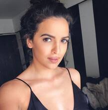 ‘DJ Wale Babu’ Fame Natasa Stankovic Sizzles In Bikini With Her Boyfriend