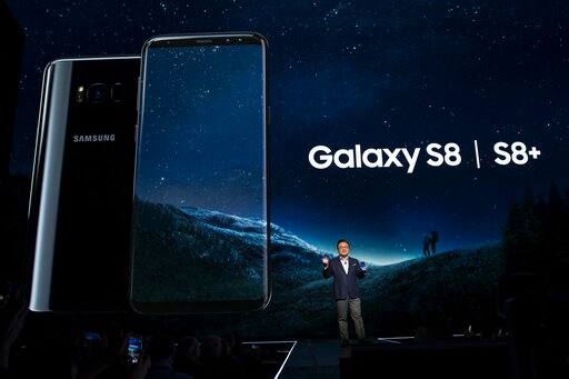 The Galaxy S8 and S8+ are equipped with an 8-megapixel front-facing camera for selfies. The 12-megapixel main camera has a dual-lens setup. It also boasts of OIS (Optical Image Stabilisation) for improved low-light performance. PIC/AP