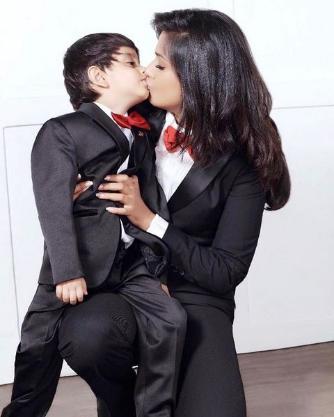 Isn’t this mom-son duo adorable? (Image Courtesy - Instagram/Dalljiet Kaur)