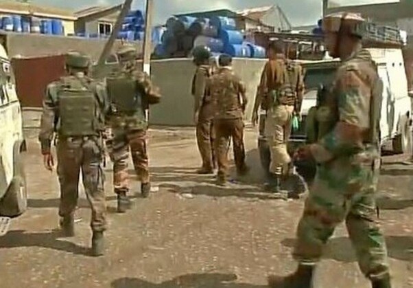 Two soldiers injured as terrorists attack Army convoy in Srinagar, more details awaited Two soldiers injured as terrorists attack Army convoy in Srinagar, more details awaited