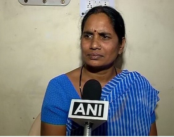 Approached DCW to look into 'delay' in execution: Nirbhaya's mother Approached DCW to look into 'delay' in execution: Nirbhaya's mother