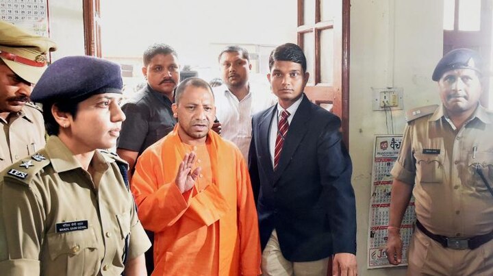 Yogi Adityanath orders officials to check high fee structure in private schools  Yogi Adityanath orders officials to check high fee structure in private schools