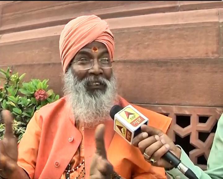 Sakshi Maharaj, BJP MP from Unnao, supports liquor ban in UP Sakshi Maharaj, BJP MP from Unnao, supports liquor ban in UP