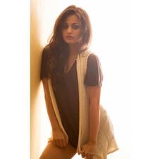 Aishwarya Rai\'s Lookalike Sneha Ullal Is Raising The Temperature With Swimming Pool Pictures