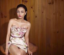 Aishwarya Rai\'s Lookalike Sneha Ullal Is Raising The Temperature With Swimming Pool Pictures