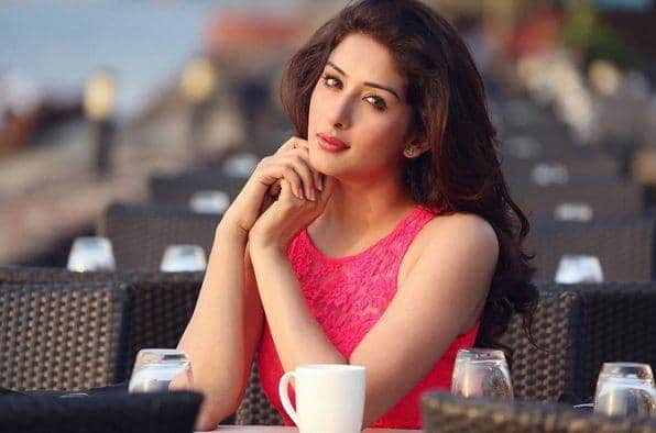 I support Shilpa Shinde because I relate to the case: Sameksha Singh I support Shilpa Shinde because I relate to the case: Sameksha Singh