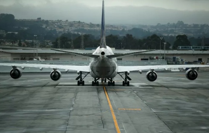 After United Airline incident, Canada bans removing passengers from overbooked airplanes After United Airline incident, Canada bans removing passengers from overbooked airplanes