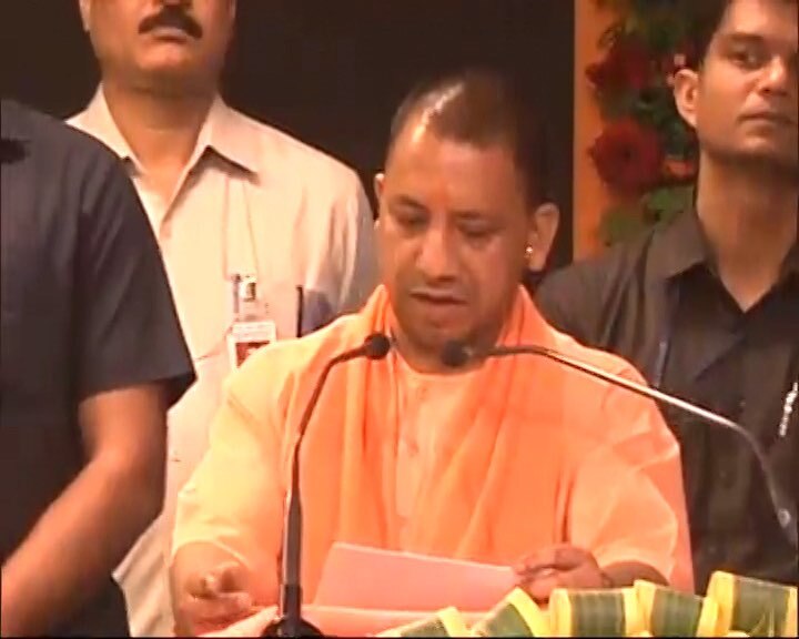 Yogi signs 'Power for All’ pact with Centre to provide 24-hr electricity supply in UP Yogi signs 'Power for All’ pact with Centre to provide 24-hr electricity supply in UP