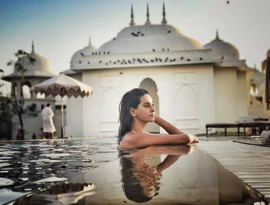  Shibani who is sister of VJ Anusha, started her career as an anchor in American TV show. Shibani along with her sister formed a music band named D-Major. Picture- Instagram @shibanidandekar