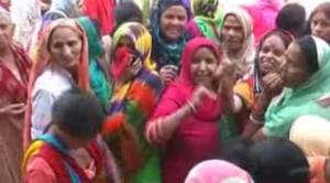Women snatch liquor bottles, protest shut-down of stores In Gurugram