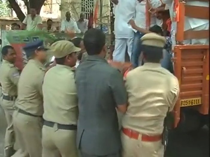 BJP protests against hike in Muslim quota, several leaders detained BJP protests against hike in Muslim quota, several leaders detained