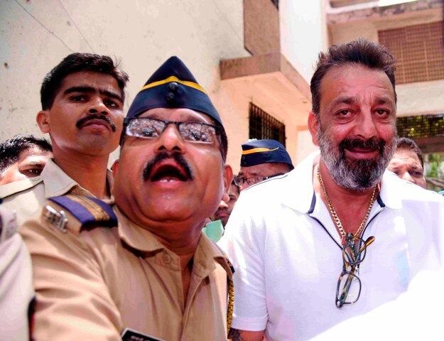 Mumbai court cancels non-bailable warrant against actor Sanjay Dutt Mumbai court cancels non-bailable warrant against actor Sanjay Dutt