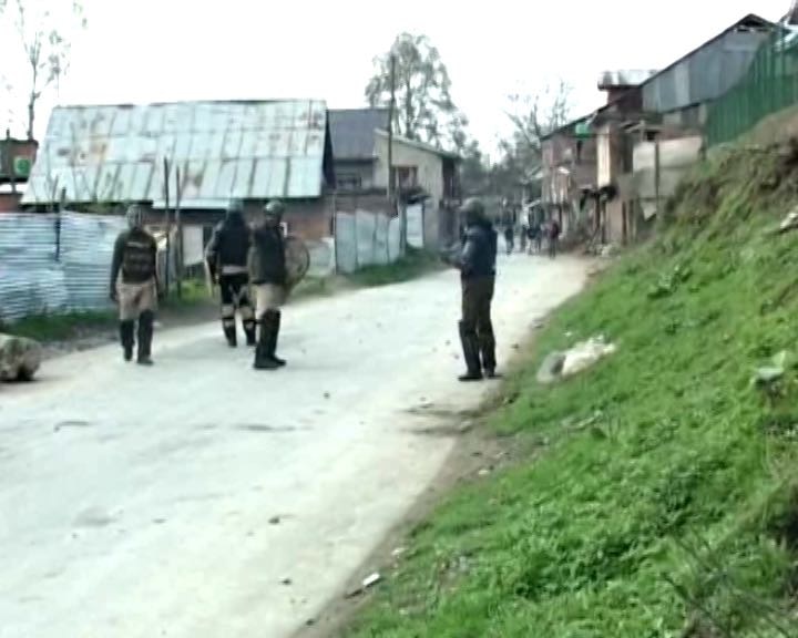 J&K: Schools & colleges shut down after clashes, Omar demands Presidential rule   J&K: Schools & colleges shut down after clashes, Omar demands Presidential rule