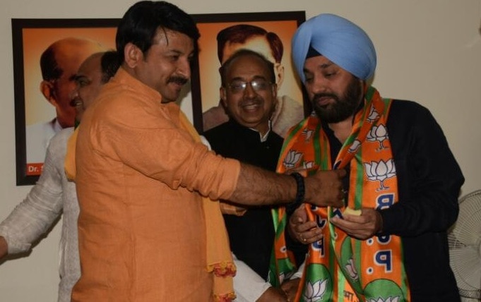 MCD Elections 2017: Congress leader Arvinder Singh Lovely joins BJP MCD Elections 2017: Congress leader Arvinder Singh Lovely joins BJP