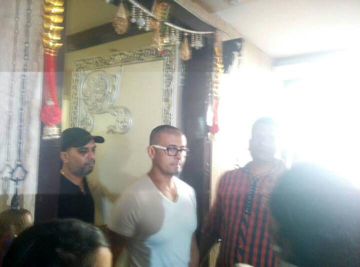 Earlier today, he accepted the challenge by a West Bengal cleric's fatwa offering Rs.10 lakhs to shave off Nigam's head.