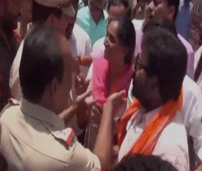 Sena MP Ravindra Gaikwad engages in another spat, this time with cops Sena MP Ravindra Gaikwad engages in another spat, this time with cops