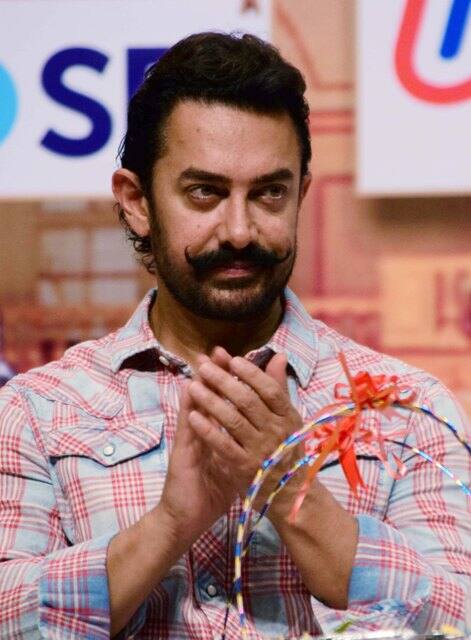 Master Dinanath Mangeshkar Awards 2017 became more special as Aamir lifted his self-imposed ban on attending award shows. (SOLARIS)