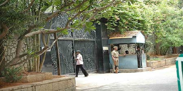 Days after murder of Jayalalithaa\'s Kodanad estate\'s security guard, its driver dies in accident