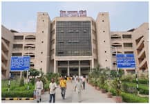 Delhi: Undertrial shot dead outside Rohini court, accused arrested