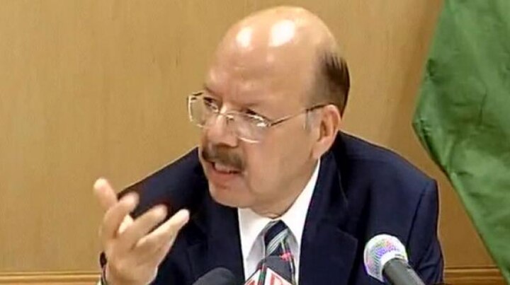 EC to hold 'open challenge' on EVM tampering: Nasim Zaidi EC to hold 'open challenge' on EVM tampering: Nasim Zaidi