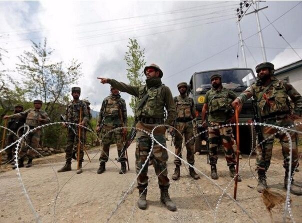 J&K: Army launches massive search operation in Shopian district J&K: Army launches massive search operation in Shopian district