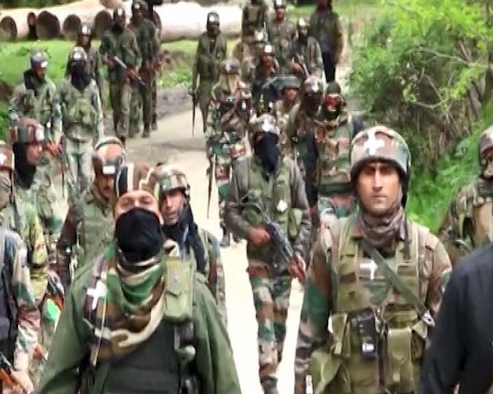 Shopian: Massive joint operation carried out to clear terrorists from valley Shopian: Massive joint operation carried out to clear terrorists from valley