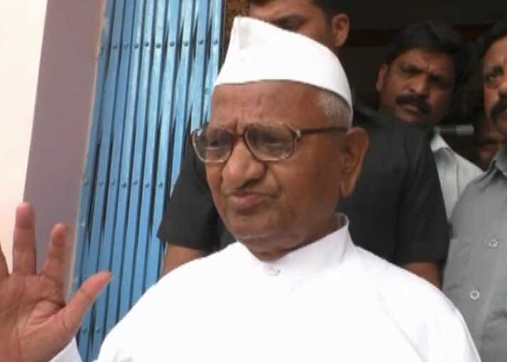 Government's draft useless, will continue fast: Anna Hazare Government's draft useless, will continue fast: Anna Hazare